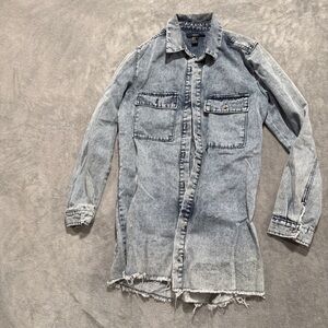 Forever 21 Women’s size medium Light Blue Acid Wash Denim Jacket
